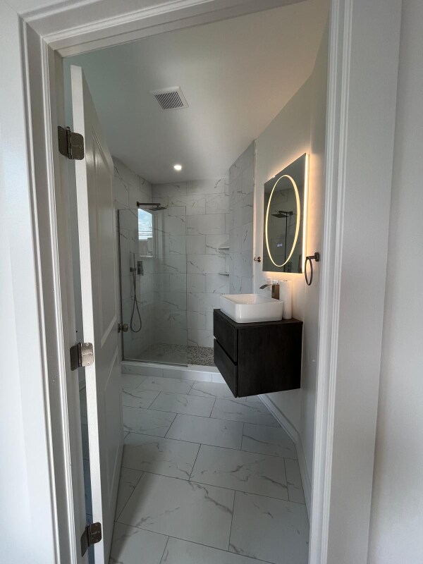 Foto del edificio - 1641 N Newkirk St