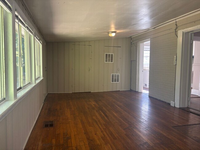 Foto del edificio - 389 Hodges St