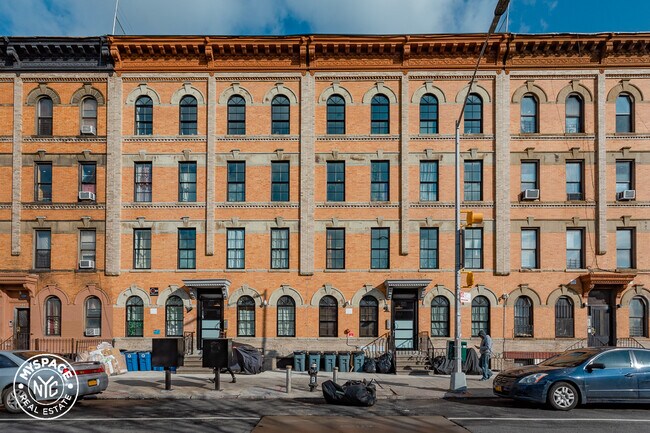 Building Photo - 531 Knickerbocker Ave