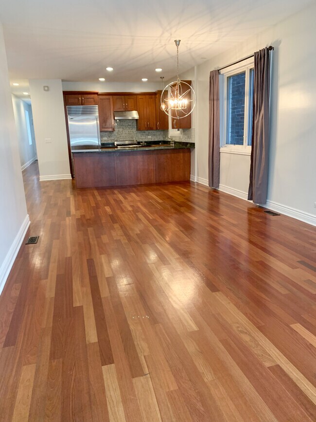 Living Rm/Kitchen - 1236 W Ohio St