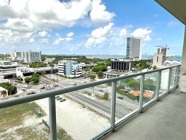 Foto del edificio - 3470 E Coast Ave