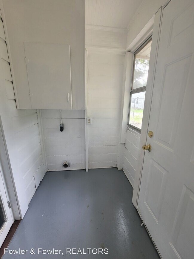 Building Photo - 2 br, 1 bath House - 934 Beaumont Ave