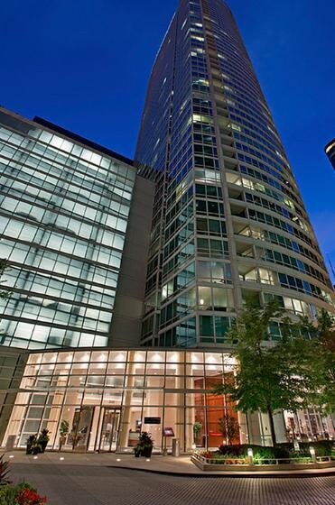 Foto del edificio - 345 E Ohio St