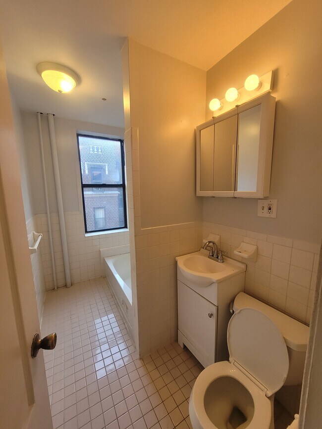 Building Photo - 277 HARRISON Ave