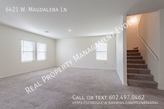 Foto del edificio - Beautiful Newer Build!