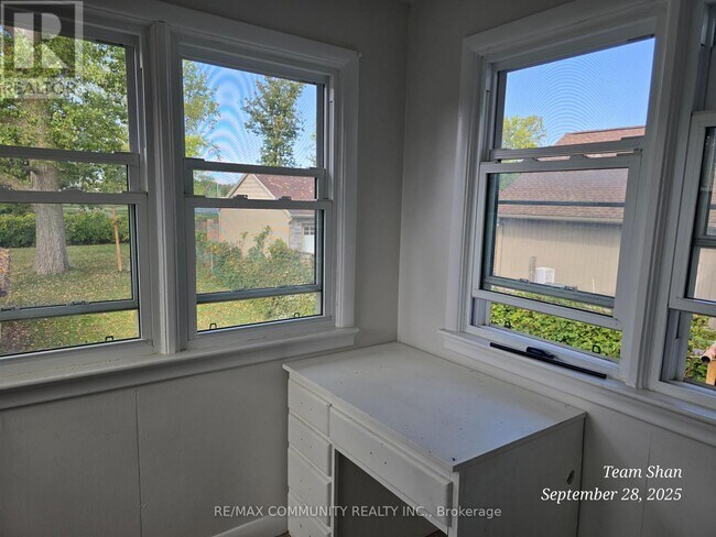 Photo du bâtiment - 6023 Montrose Rd