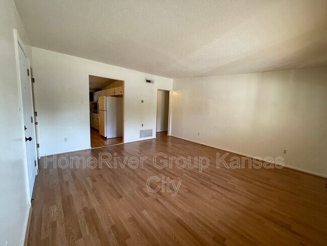 Foto del edificio - 529 Brown Cir Dr
