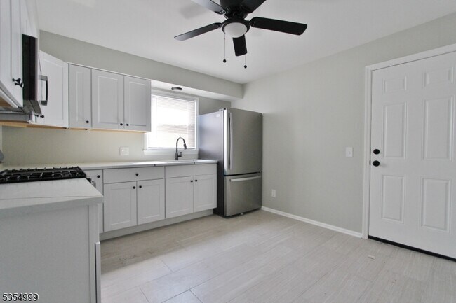 Foto del edificio - 516 Hamilton Blvd