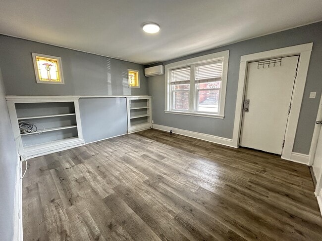 Photo du bâtiment - 831 Main St E