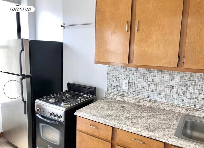 Foto del edificio - 448 E 13th St