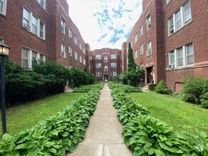 Building Photo - 1349 W Touhy Ave