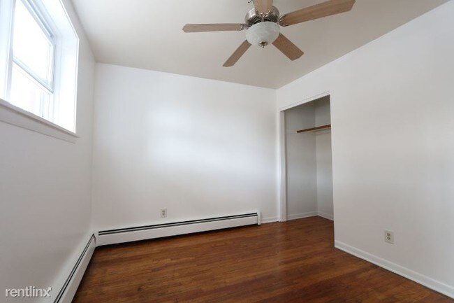 Building Photo - 2301 W 25th St