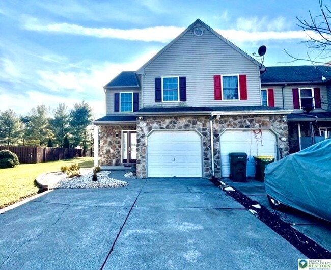 Foto del edificio - 1732 Pinewind Dr