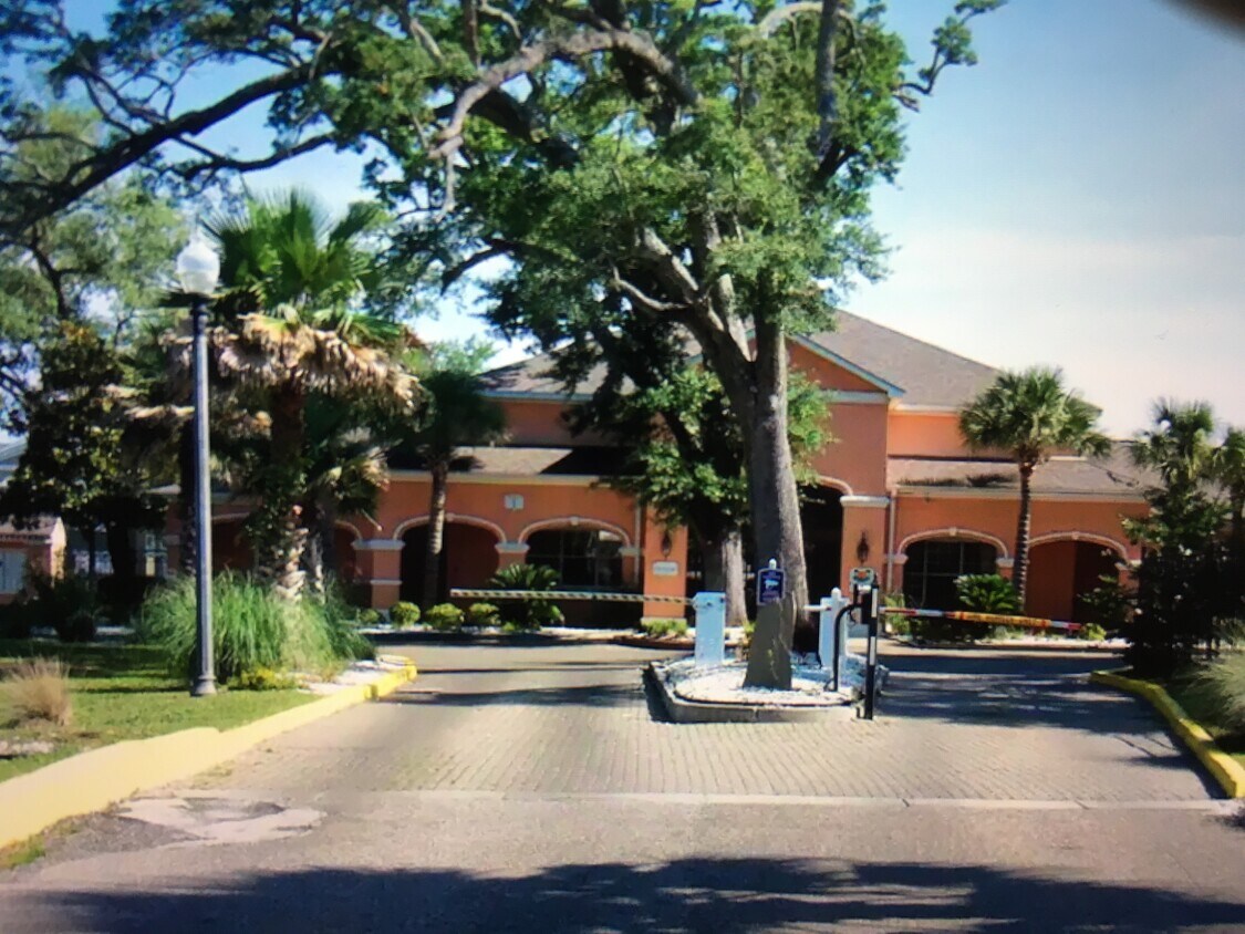 Primary Photo - 2252 Beach Dr
