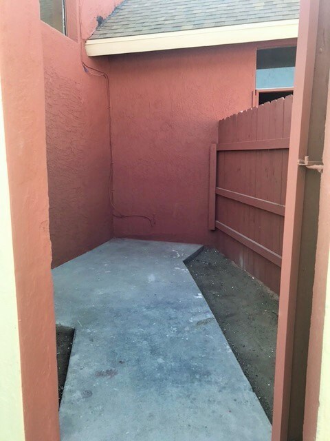 Front patio area - 1 E Navajo Rd