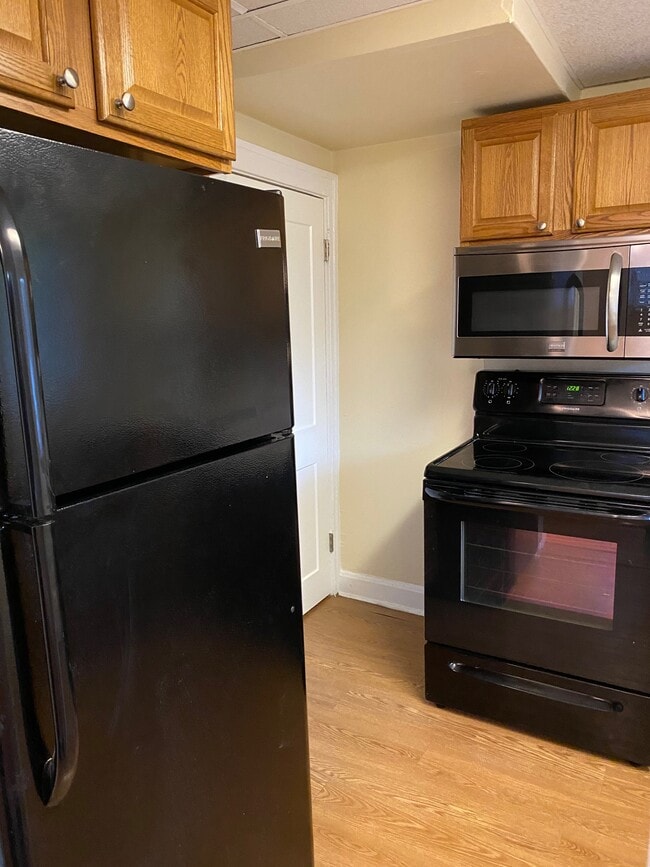 Building Photo - 1408 Haines Ave