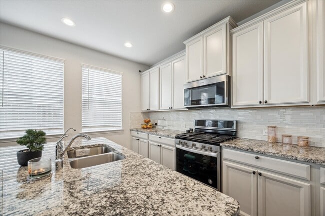 Building Photo - 9906 Brickhouse Dr