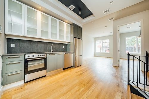 Foto del edificio - 785 Dekalb Ave