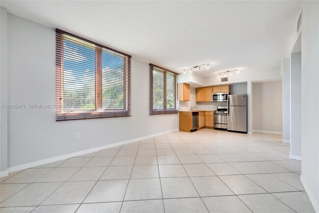 Building Photo - 2630 SW 28th St