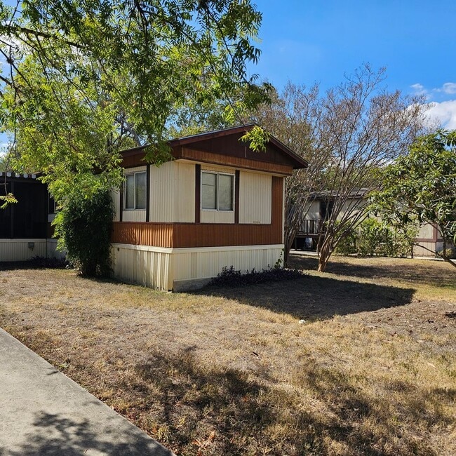 Building Photo - 2 Bedroom/2 Bath Green Valley Subdivision