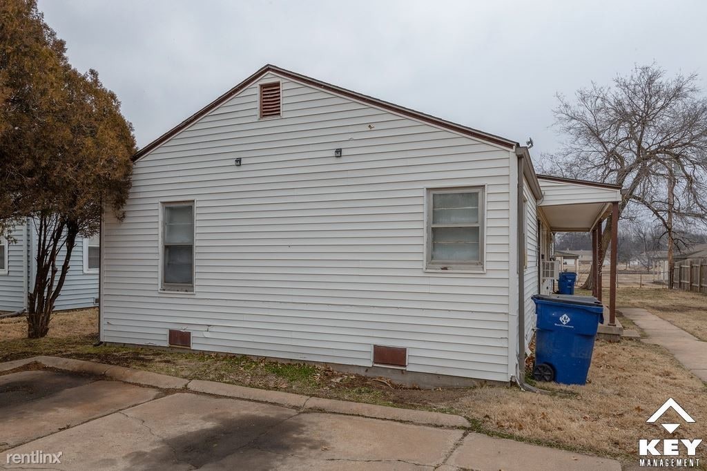 Primary Photo - 1120 N Glendale St