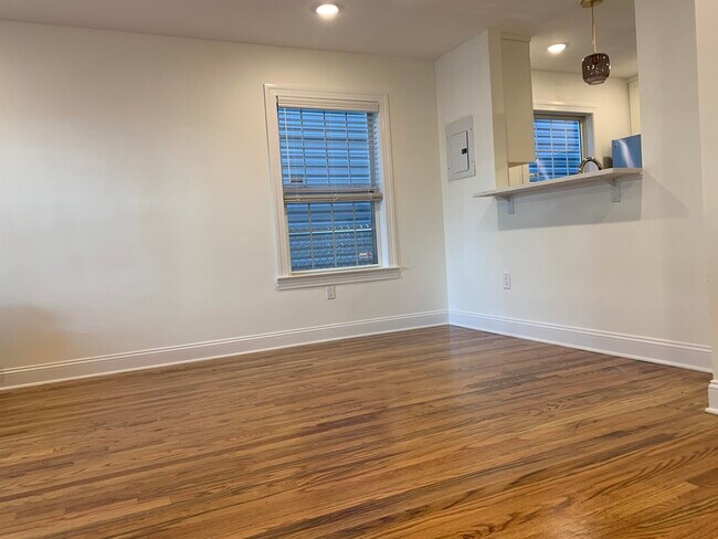Building Photo - 224 Whiton St