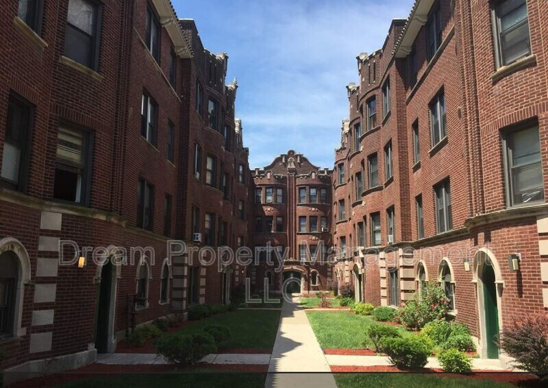 Primary Photo - 4408 S Drexel Blvd