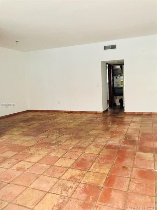 Building Photo - 9308 Collins Ave