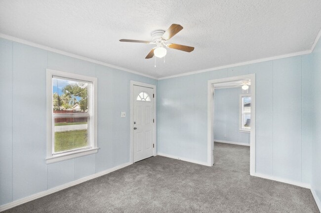 Building Photo - Charming 1/1 Home in St. Cloud Close to th...
