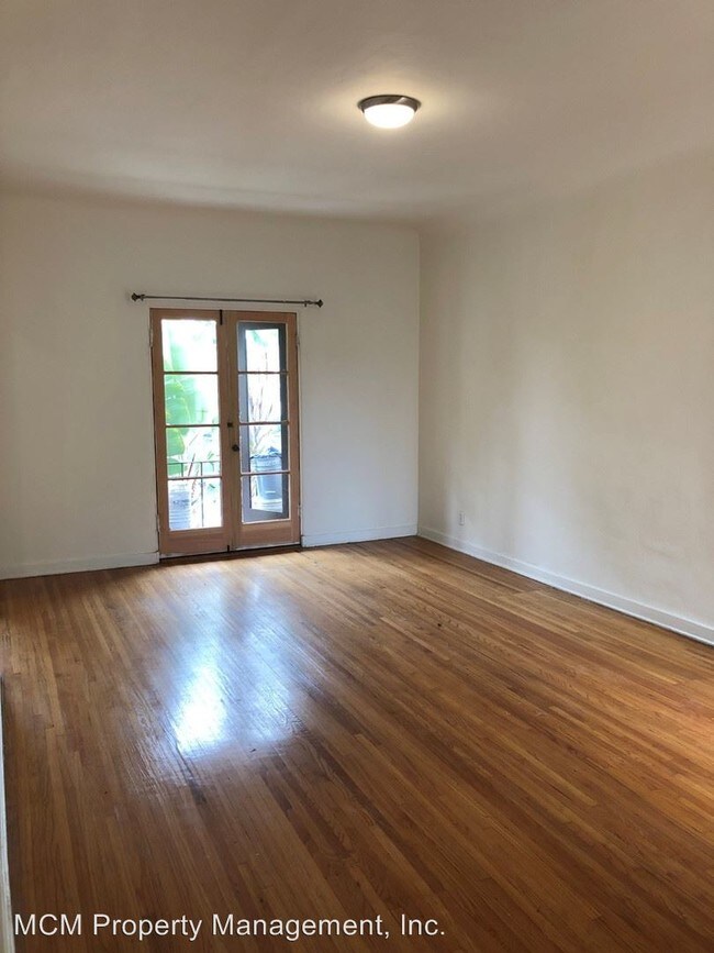 Foto del edificio - 8323 Blackburn Ave
