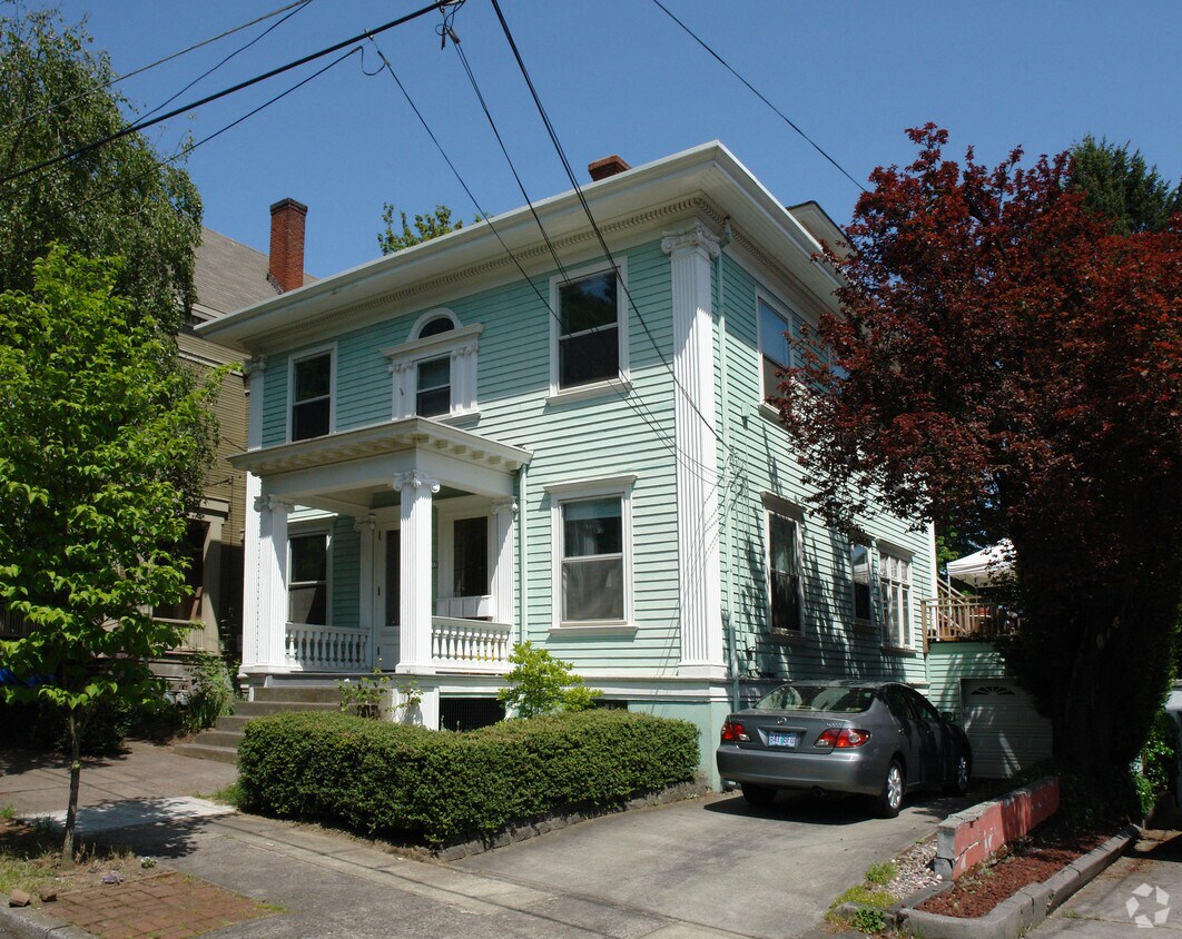 Primary Photo - 1435 SW Harrison St