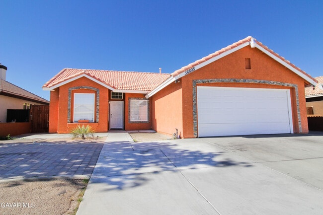 Building Photo - 36805 Alder St