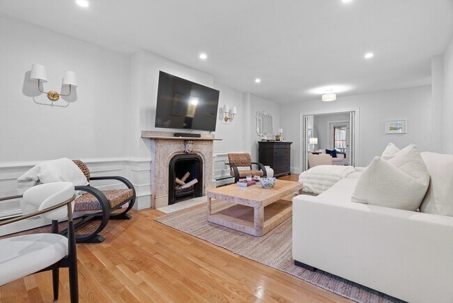 Building Photo - 161 Warren Ave