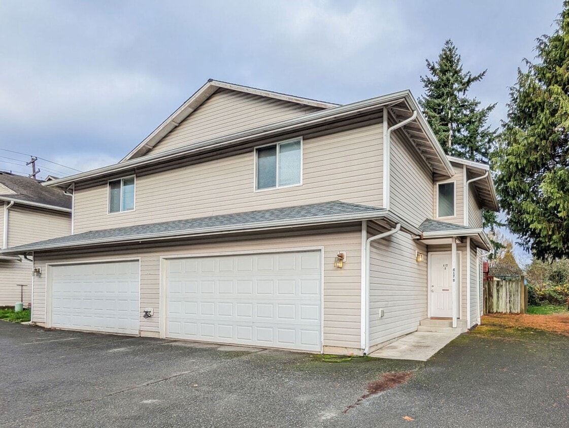 Primary Photo - 417 Pine Ave