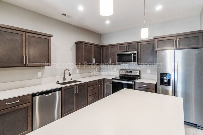 Foto del edificio - 1717 N Manifold Ln