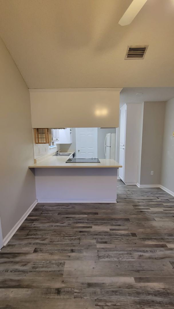 Building Photo - Cute 3BD/2BA located on a cul-de-sac!