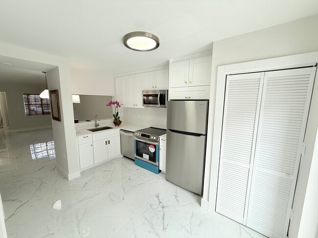 Foto del edificio - 6726 SW 130th Pl