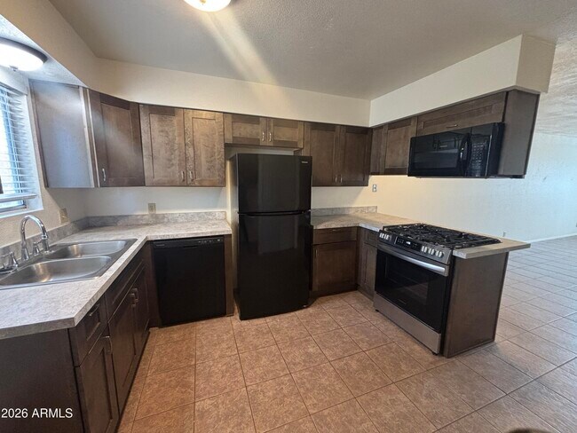 Building Photo - 76 E Paula Cir