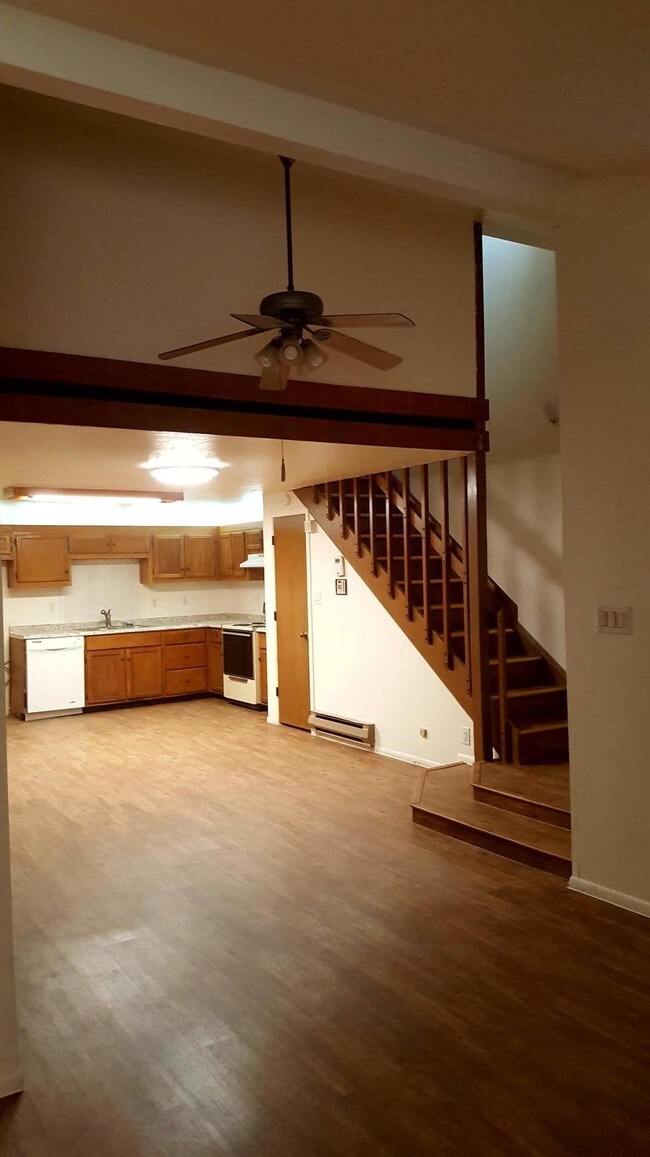 Building Photo - 9800 Lagrima De Oro Rd NE