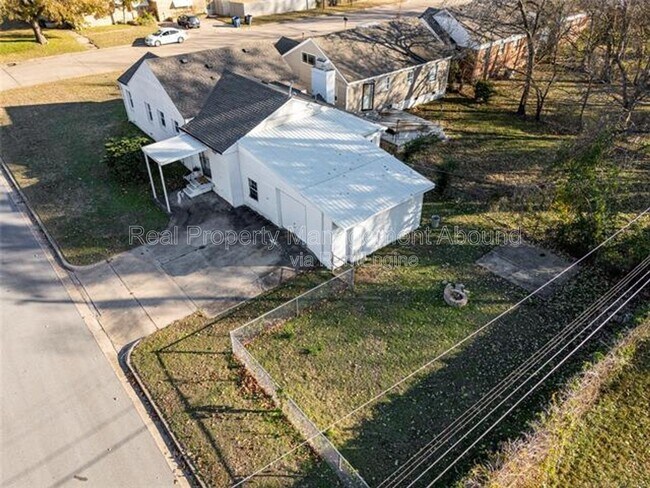 Foto del edificio - 704 S Toledo Ave