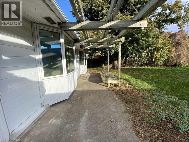 Building Photo - 5220 Greenlane