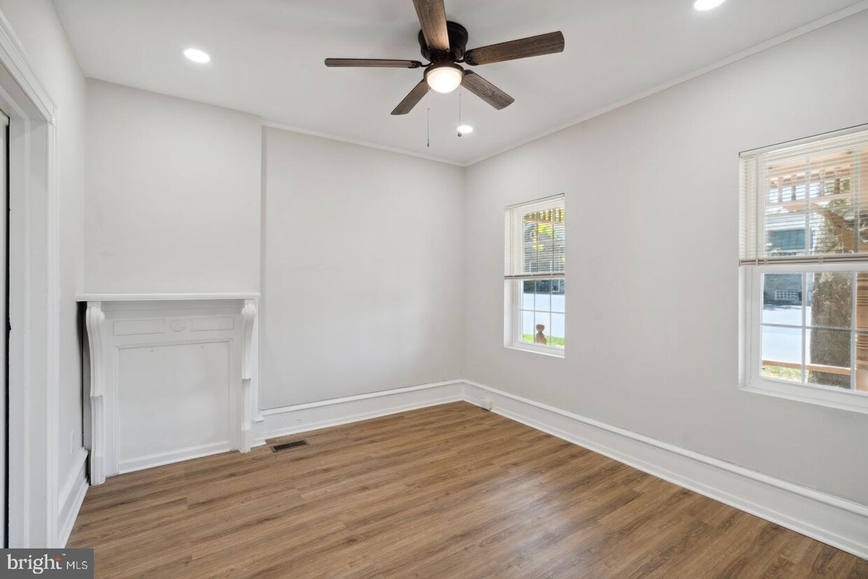Foto principal - 611 Old Elm St