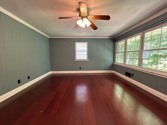 Building Photo - 3301 Brookside Ln
