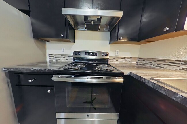 Foto del edificio - 1 Bedroom Apartment ~ Close to Campus ~ Sm...