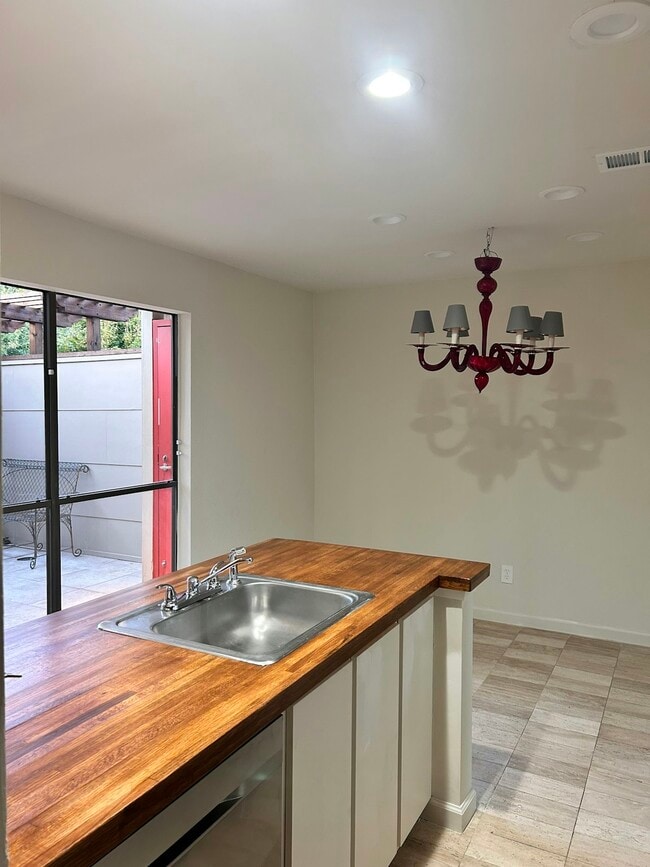 Foto del edificio - 3919 Buena Vista St