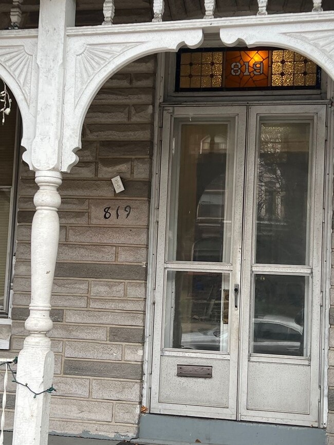 Foto del edificio - 819 N 5th St