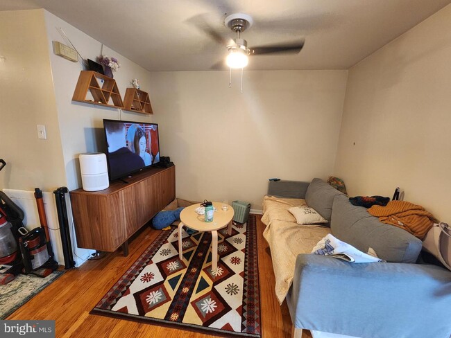 Foto del edificio - 5473 Houghton Pl