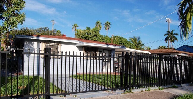 Foto del edificio - 1842 NW 22nd Pl