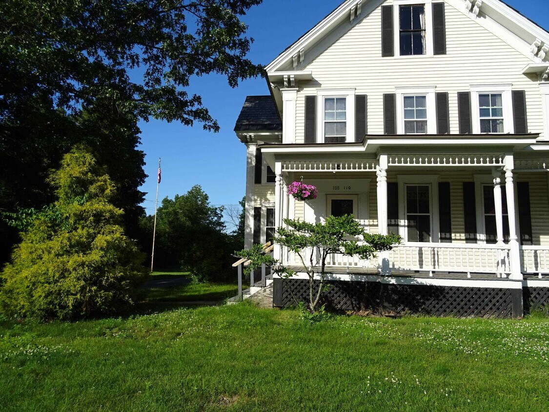 110 Park Ave, Hopkinton, NH 03229 Room for Rent in Hopkinton, NH