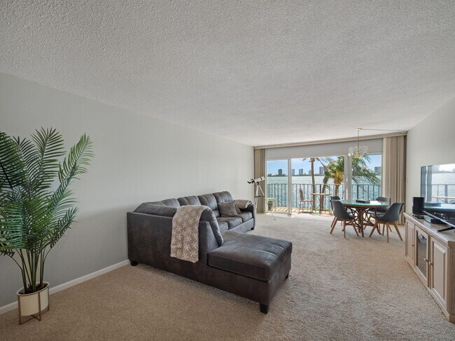 Foto del edificio - 801 Lake Shore Dr